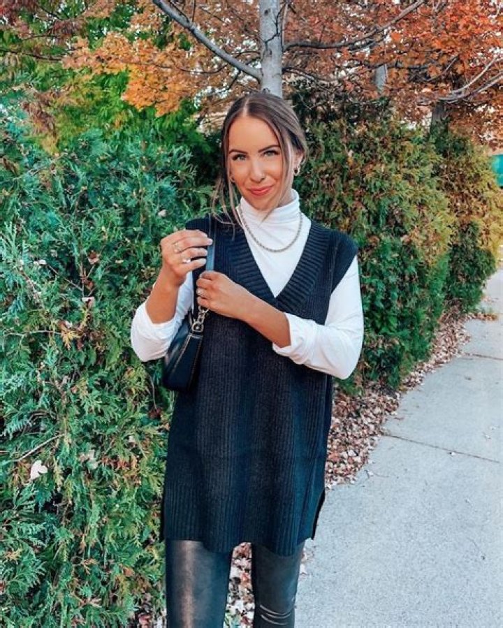 4 ways to style turtlenecks this fall