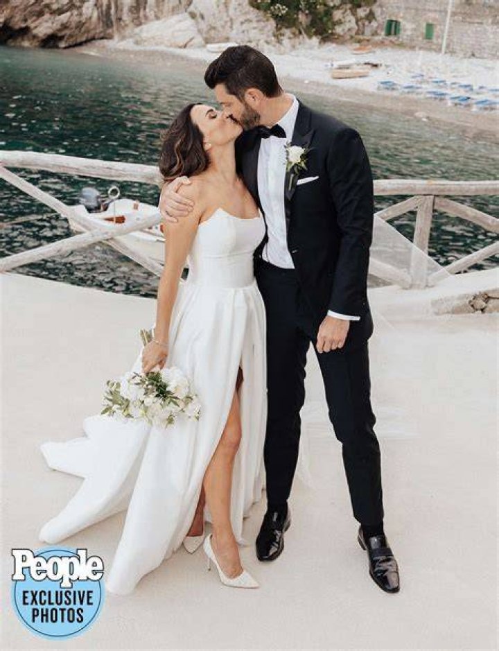 Andi Dorfman's Nick Viall Fantasy Suite Date and Family Hate Caused Josh Murray Split?