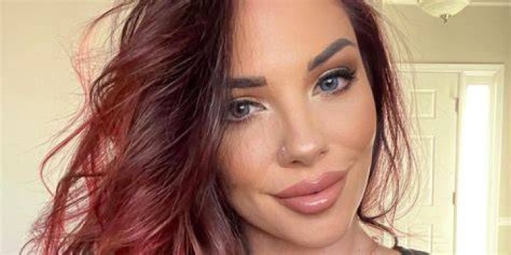 Avery Warner 90 Day Fiance wiki, bio, age, height, net worth 2020