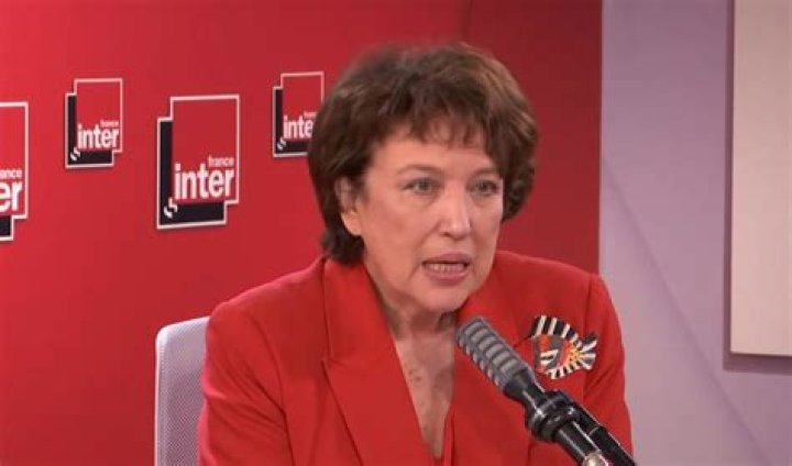 Combien touchait Roselyne Bachelot en tant que ministre ?