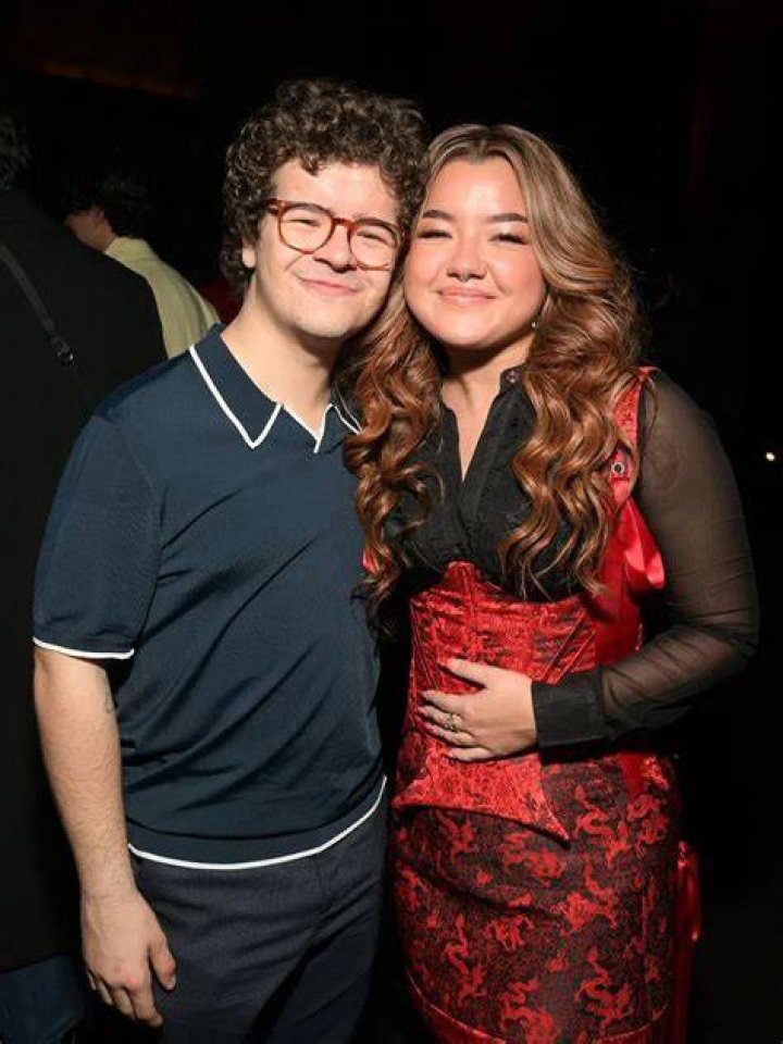 Gaten Matarazzo and Lizzy Yu