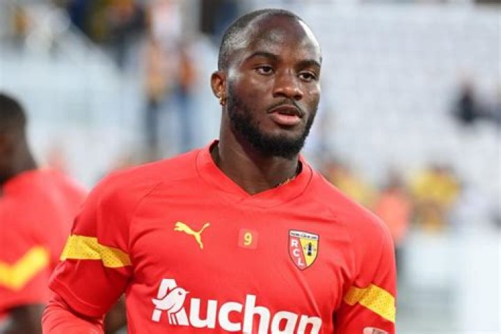 Ignatius Ganago Femme
