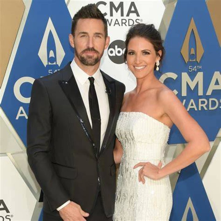 Jake Owen Erica Hartlein Wiki, Bio, Age, Height, Background, Married, Instagram