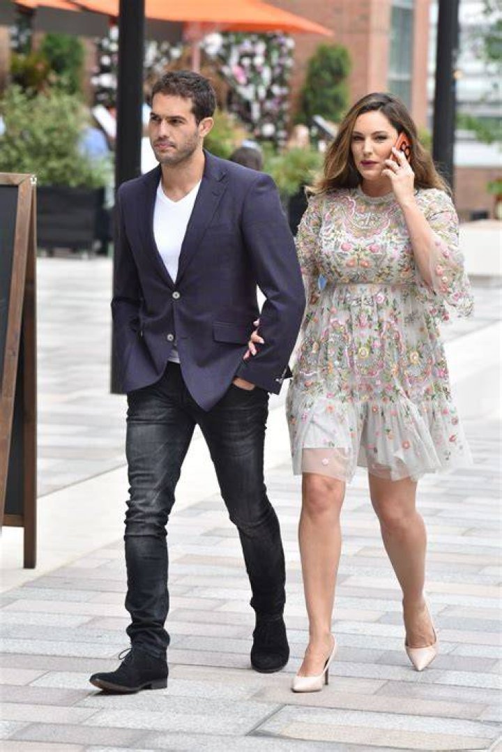 Kelly Brook, Jeremy Parisi's Girlfriend