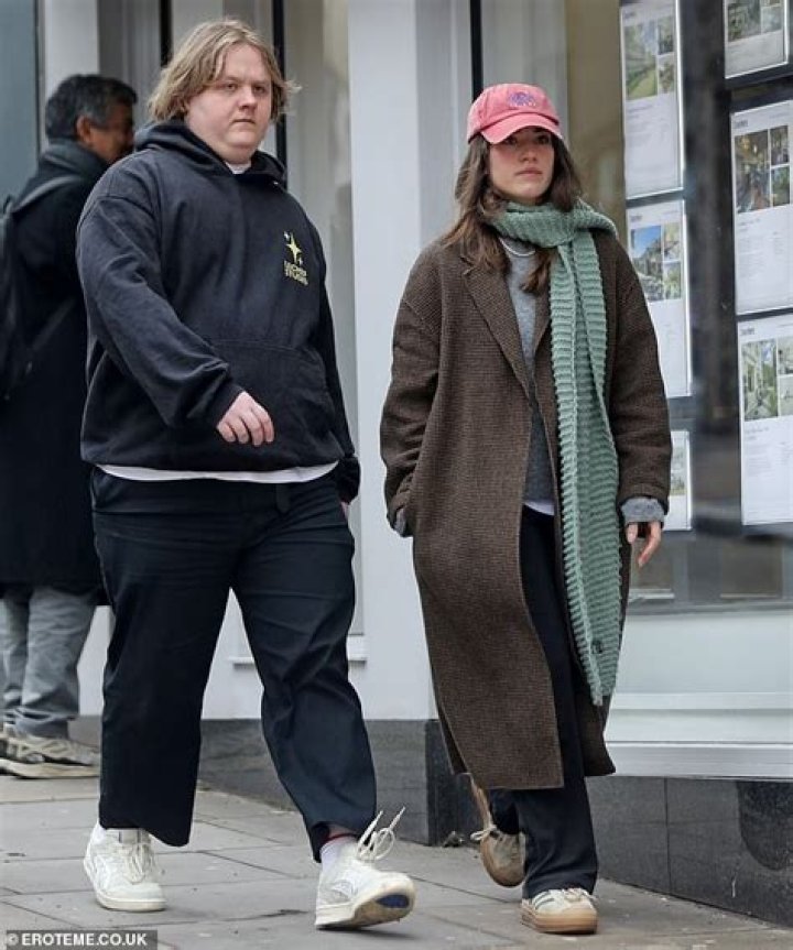 Know All About Lewis Capaldi Girlfriend Ellie Macdowell!!