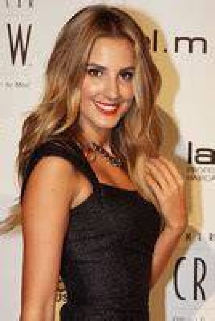 Laura Dundovic Net Worth Laura Dundovic wiki, bio, age, height, boyfriend, engaged, net worth 2018