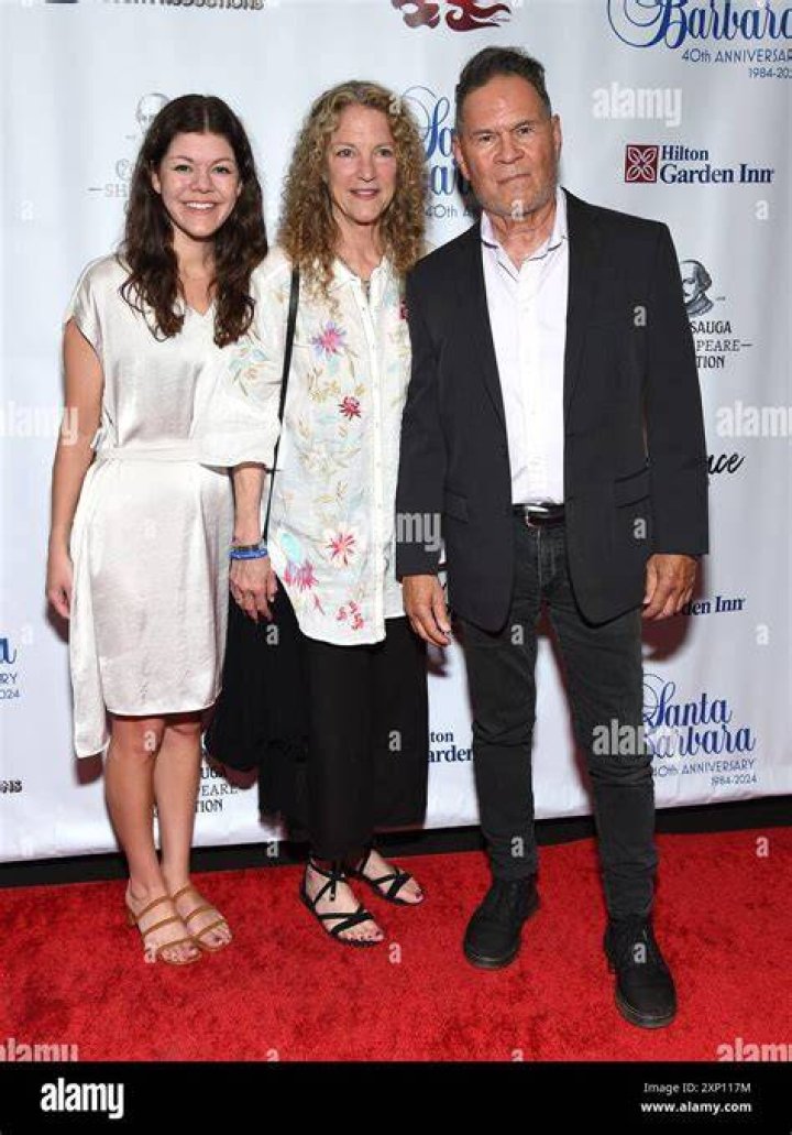 Leslie Bryans, A Martinez's Wife