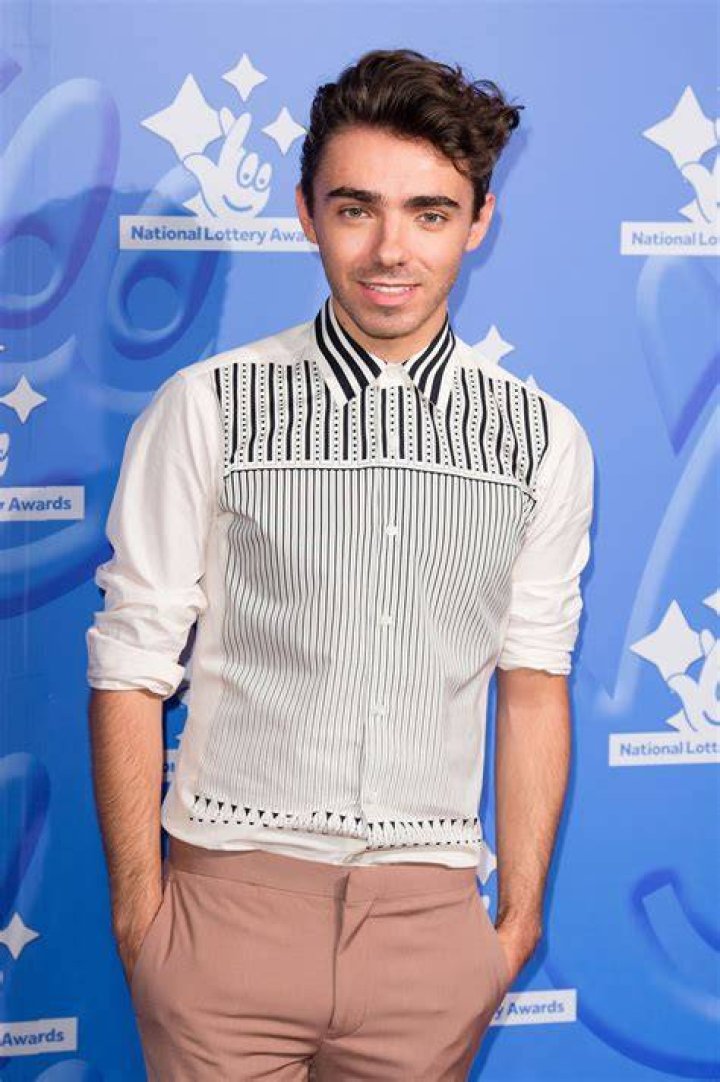 Nathan Sykes sends out Valentines gifts to well deserving fans 1