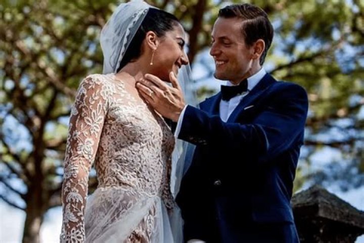 Pete Riley marry Emily Compagno