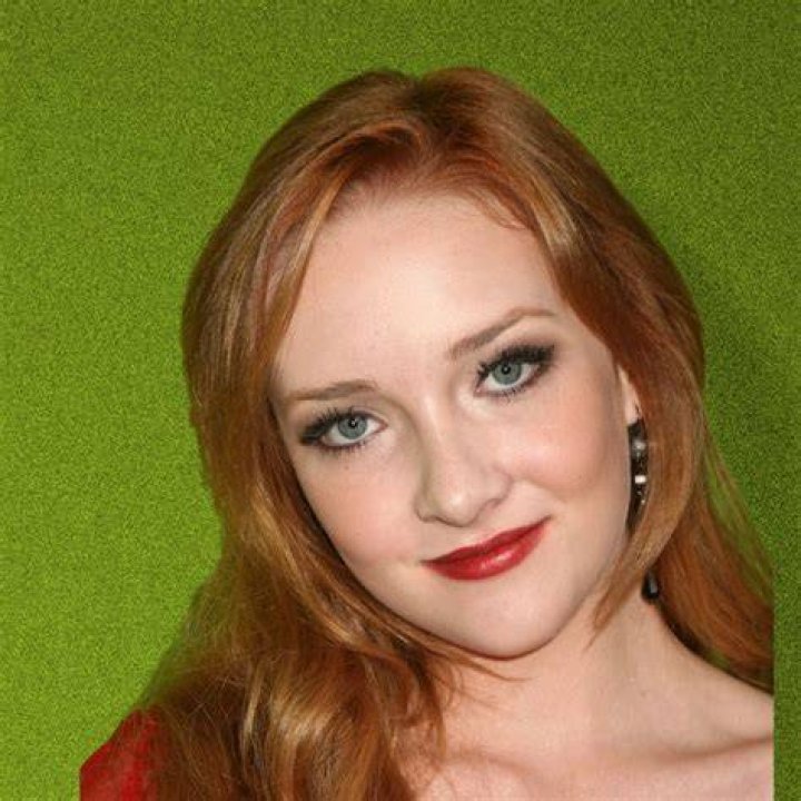 Scarlett Pomers