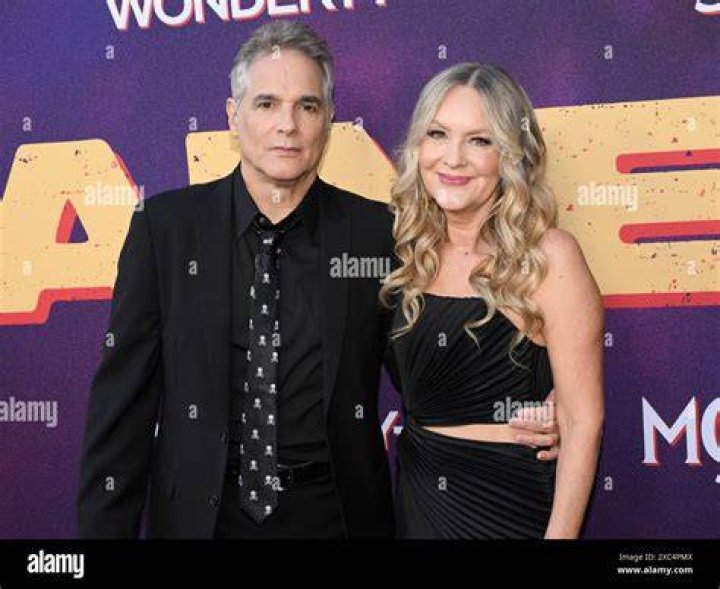 Yul Vazquez, Linda Larkin's Husband